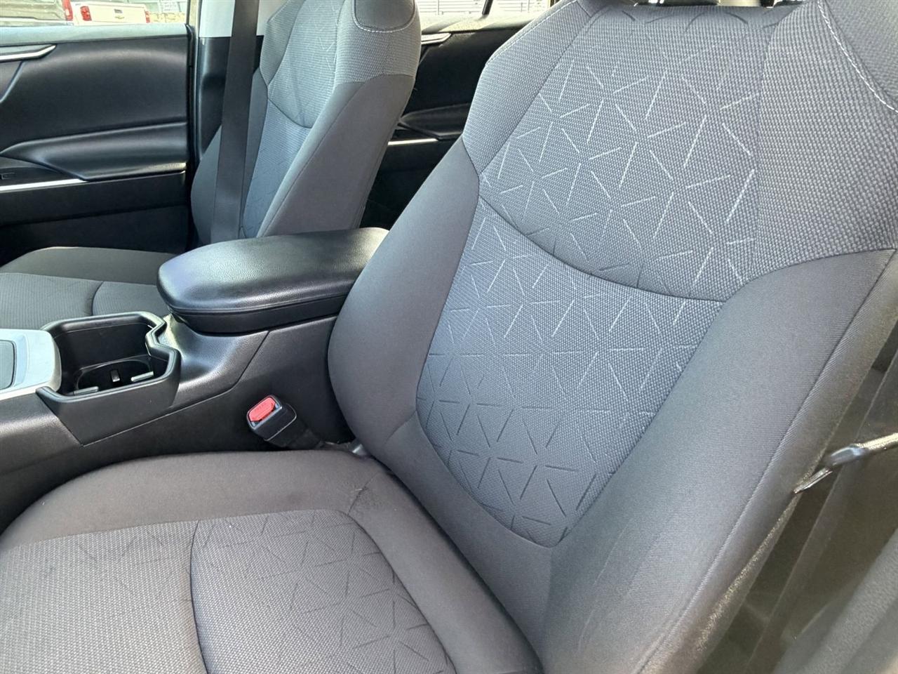 Toyota RAV4 Hybrid XLE AWD (Natl) 2022