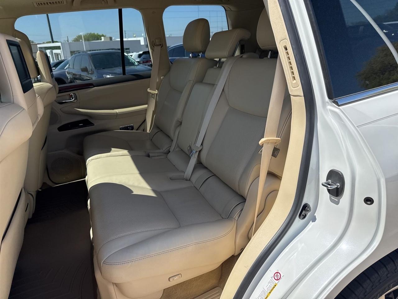 Lexus LX 570 4WD 4dr 2014