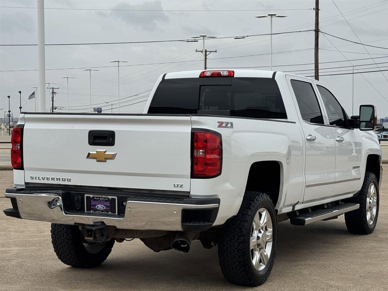 Chevrolet Silverado 2500HD 4WD Crew Cab 153.7" LTZ 2017