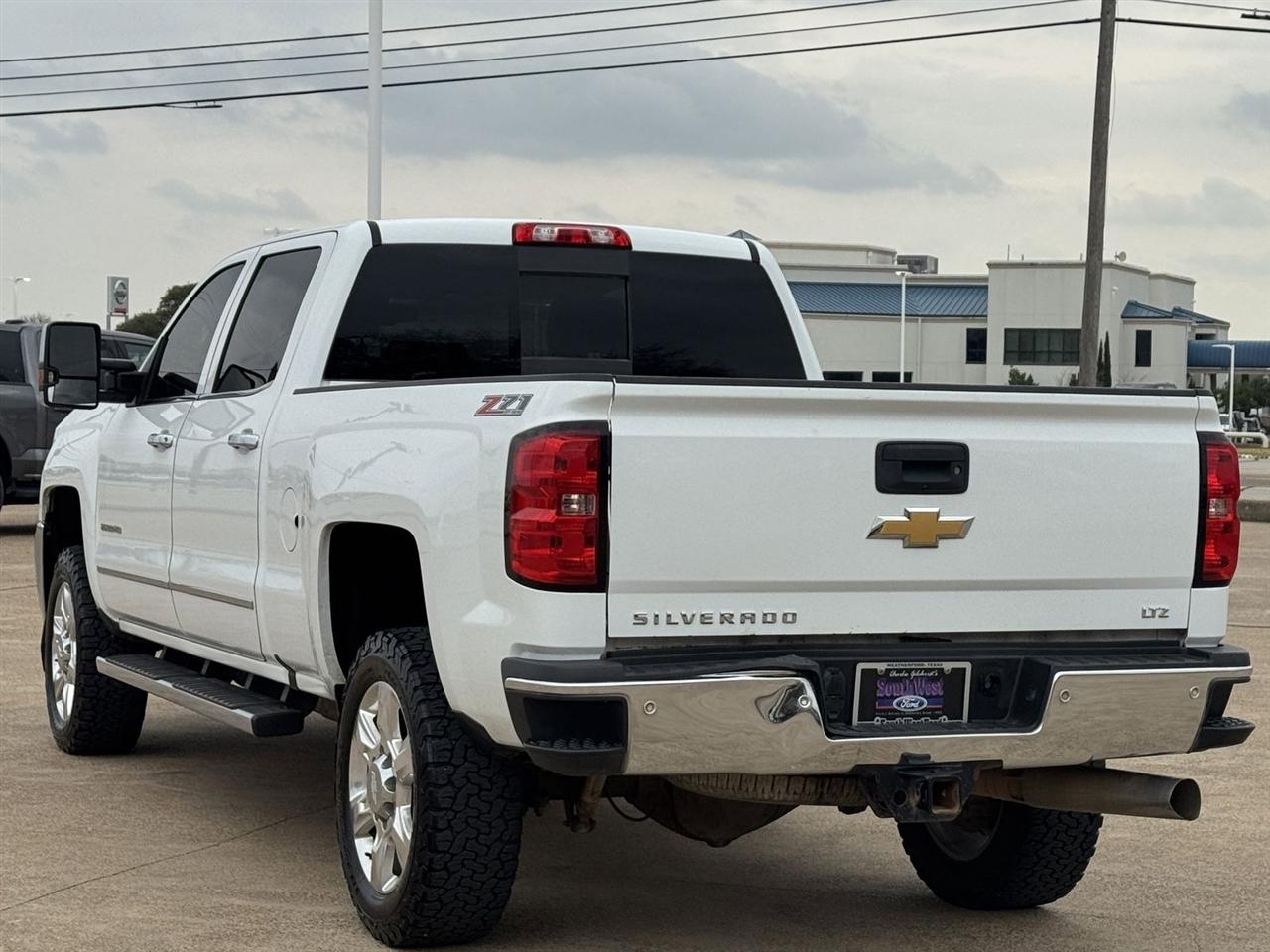 Chevrolet Silverado 2500HD 4WD Crew Cab 153.7" LTZ 2017