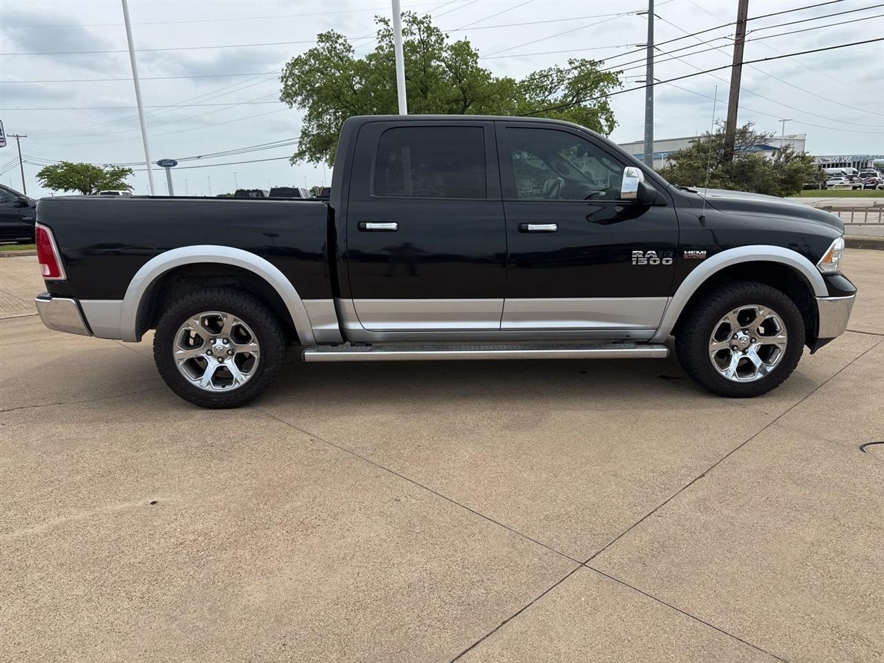 RAM 1500 Laramie 4x4 Crew Cab 5'7" Box 2017