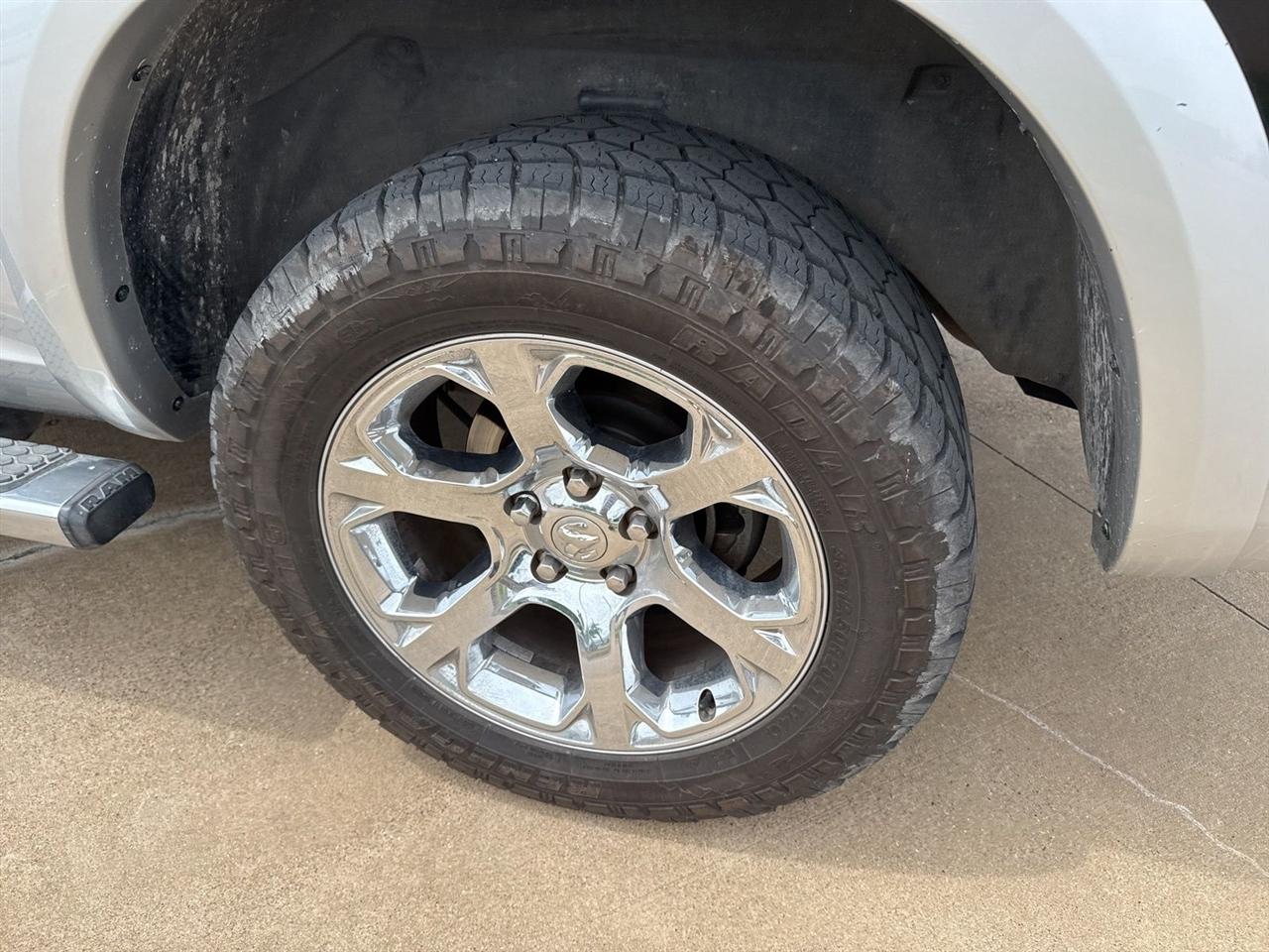 RAM 1500 Laramie 4x4 Crew Cab 5'7" Box 2017