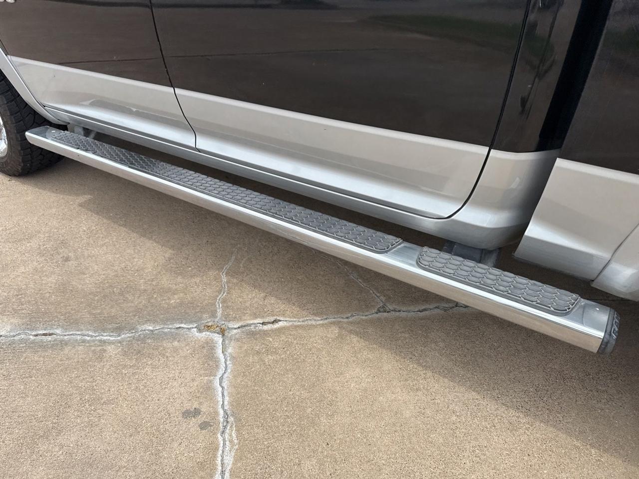 RAM 1500 Laramie 4x4 Crew Cab 5'7" Box 2017