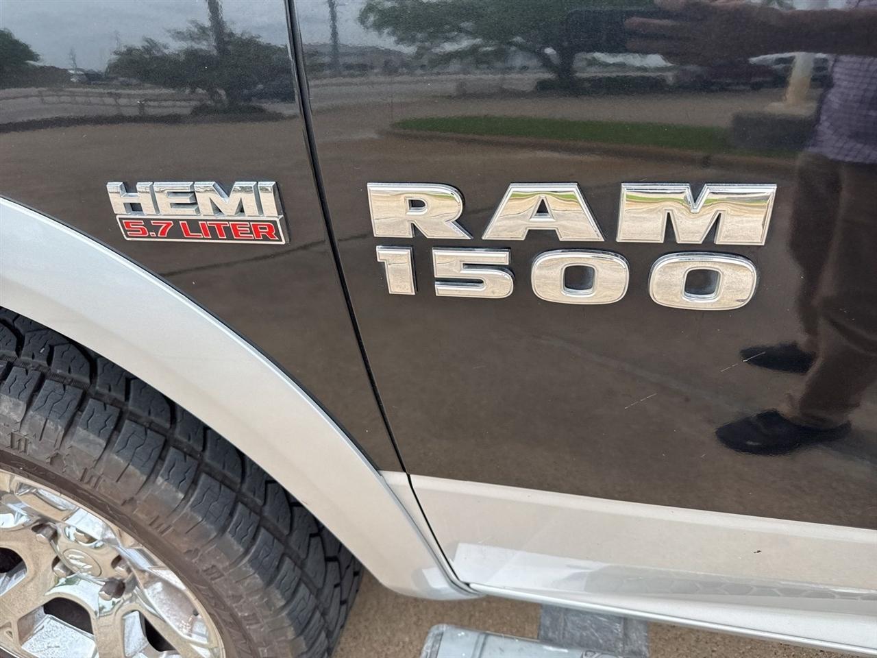 RAM 1500 Laramie 4x4 Crew Cab 5'7" Box 2017