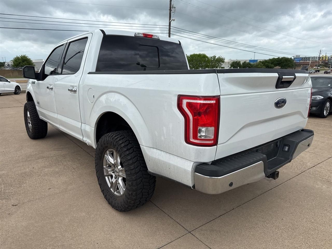 Ford F-150 2WD SuperCrew 157" Lariat 2015