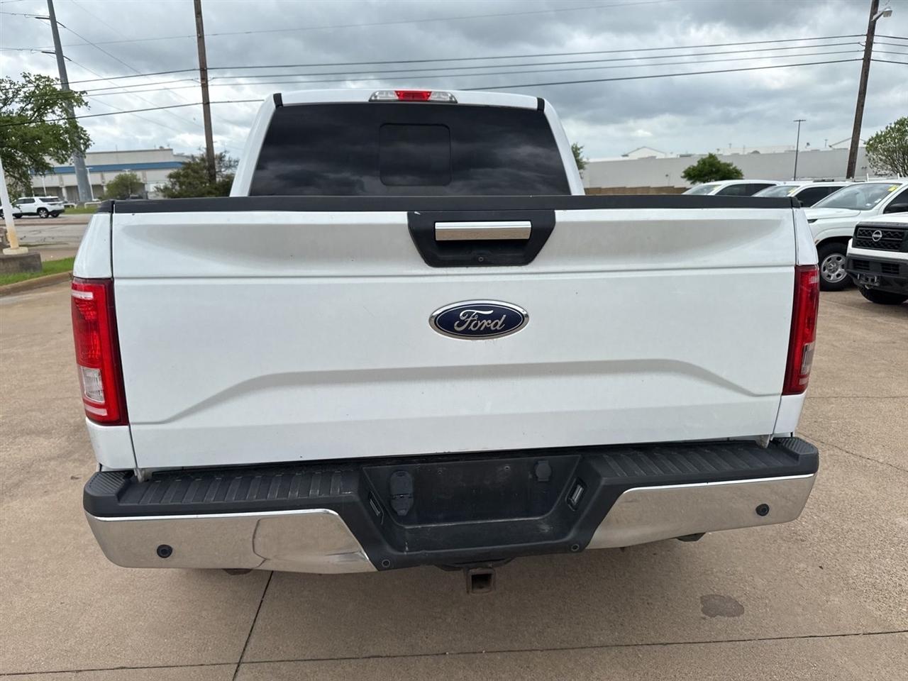 Ford F-150 2WD SuperCrew 157" Lariat 2015