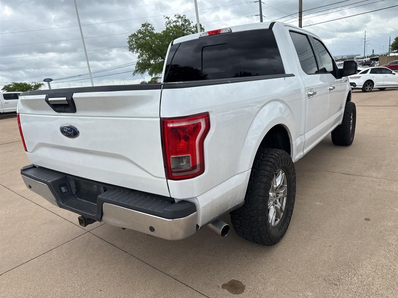 Ford F-150 2WD SuperCrew 157" Lariat 2015