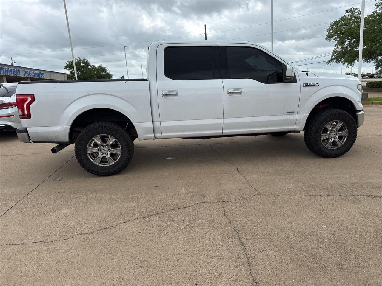 Ford F-150 2WD SuperCrew 157" Lariat 2015