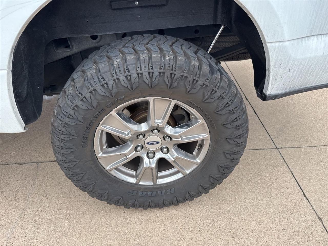 Ford F-150 2WD SuperCrew 157" Lariat 2015