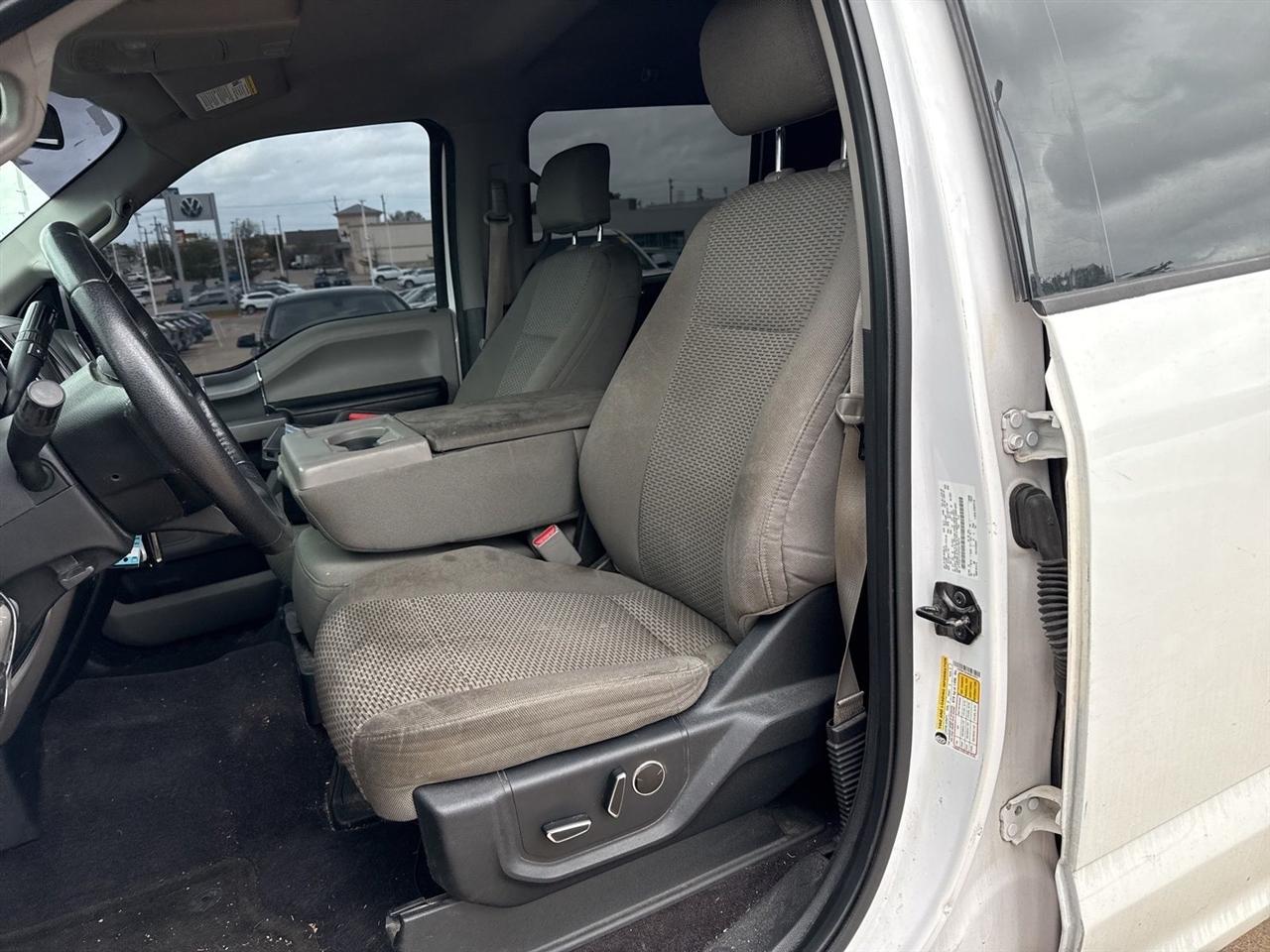 Ford F-150 2WD SuperCrew 157" Lariat 2015