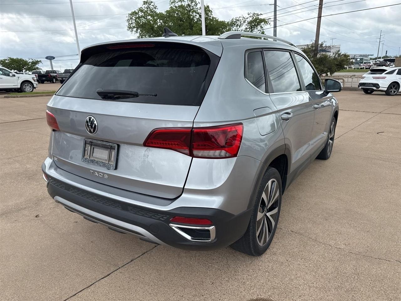 Volkswagen Taos SE FWD 2022