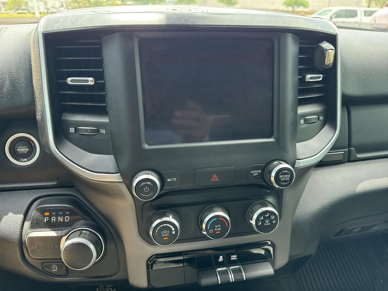 RAM 1500 Lone Star 4x2 Quad Cab 6'4" Box 2022