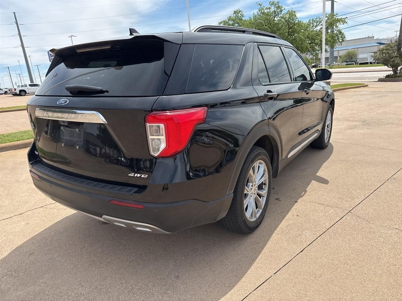 Ford Explorer XLT 4WD 2023