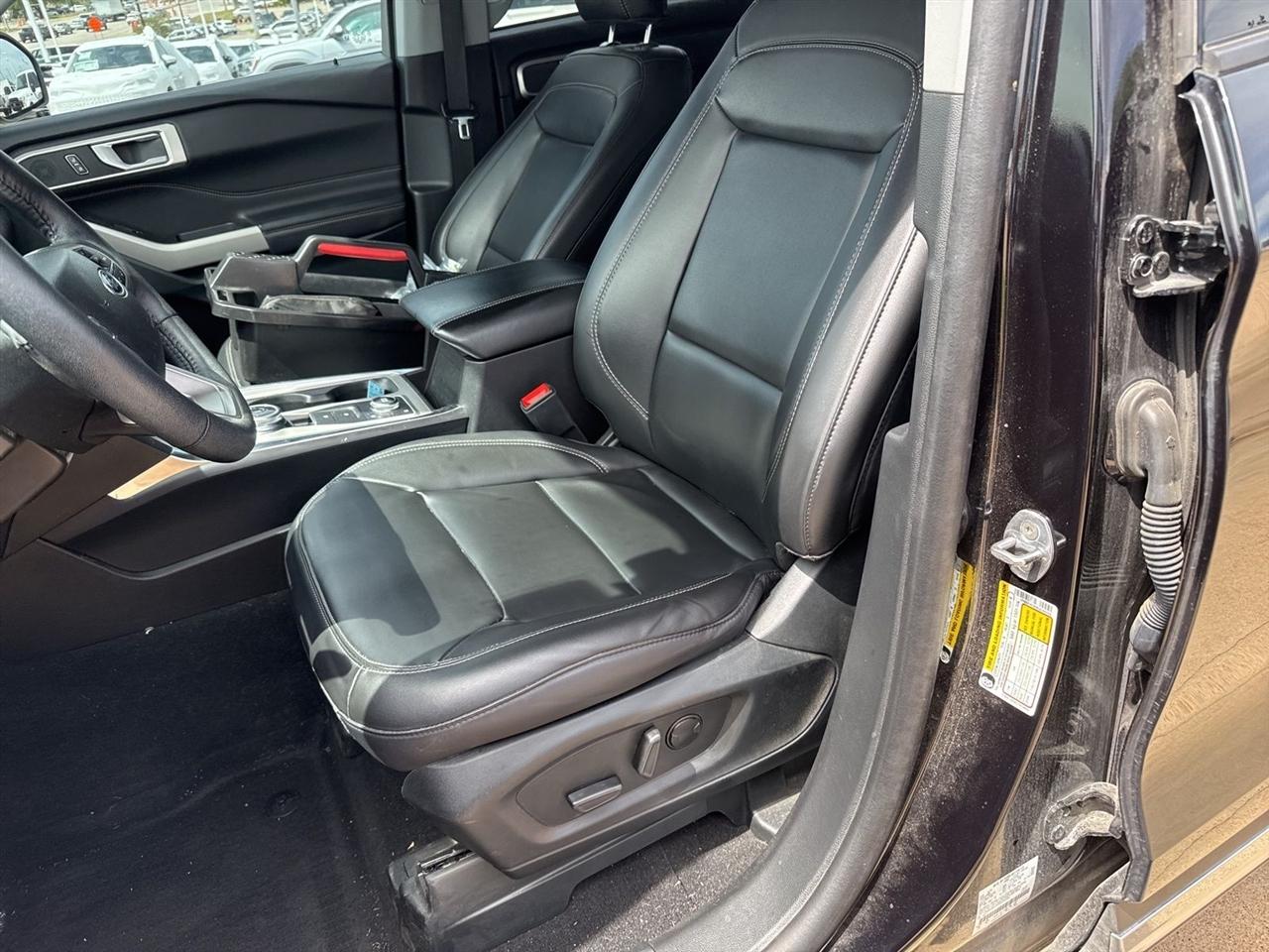 Ford Explorer XLT 4WD 2023