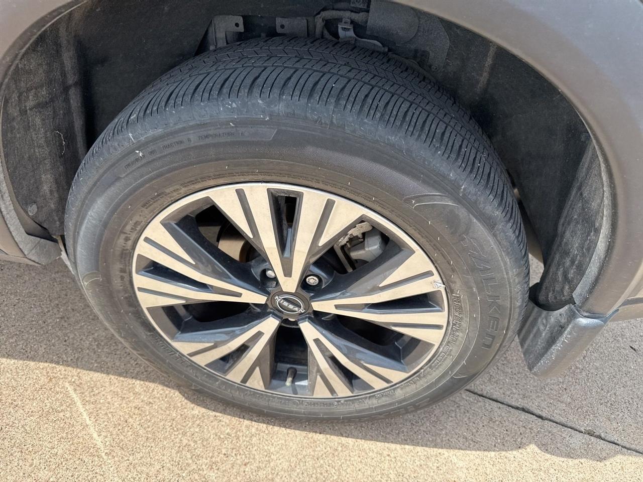 Nissan Rogue FWD SV *Ltd Avail* 2023