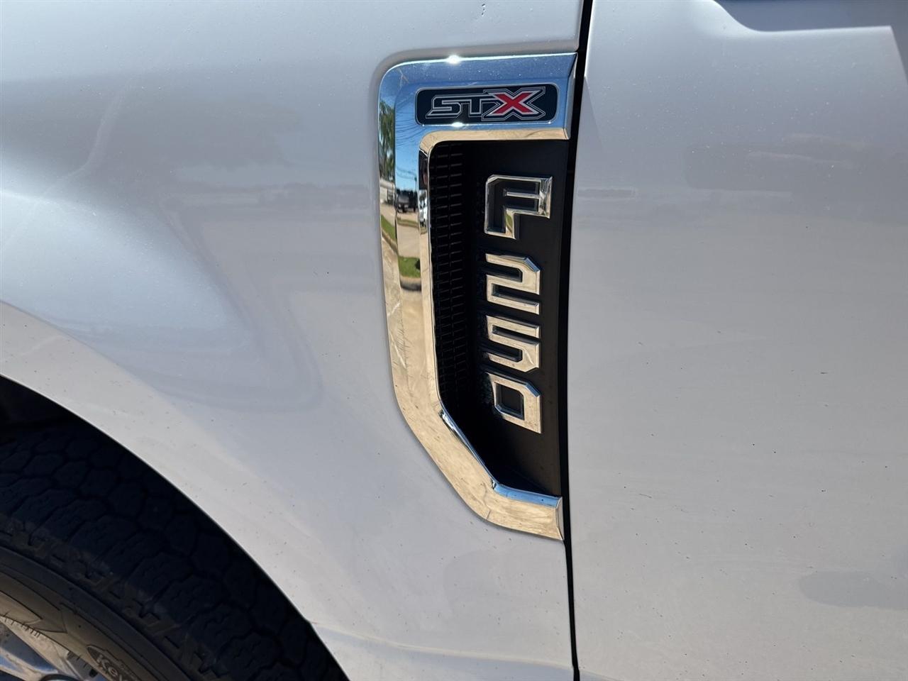 Ford Super Duty F-250 SRW King Ranch 4WD Crew Cab 8' Box 2022