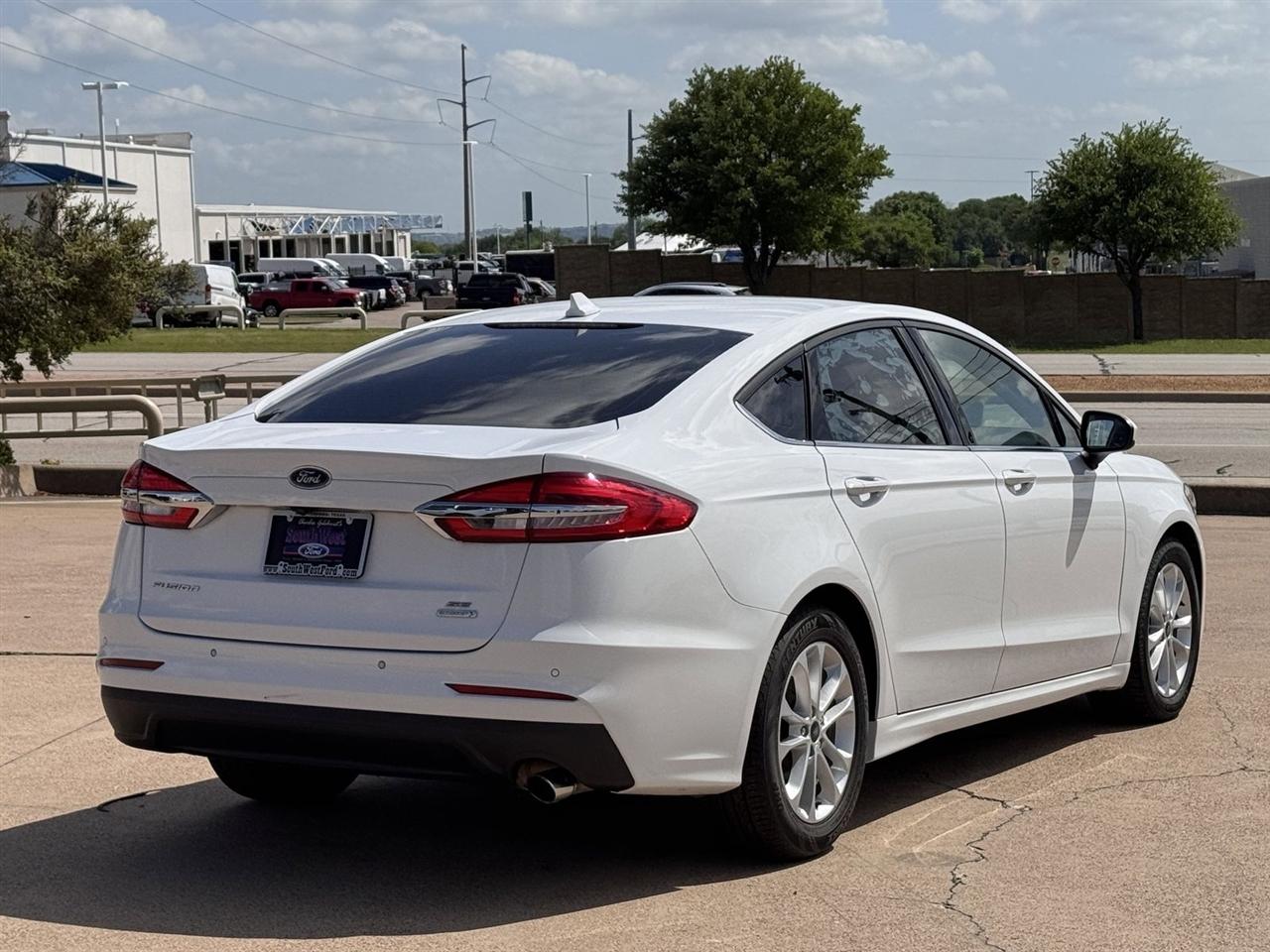 Ford Fusion SE FWD 2019