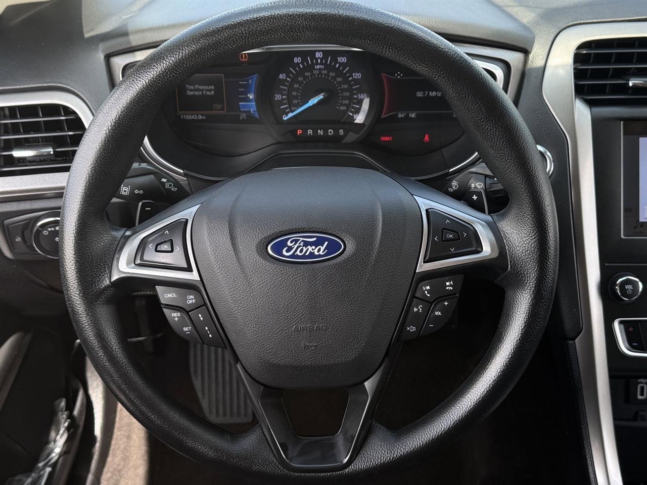 Ford Fusion SE FWD 2019