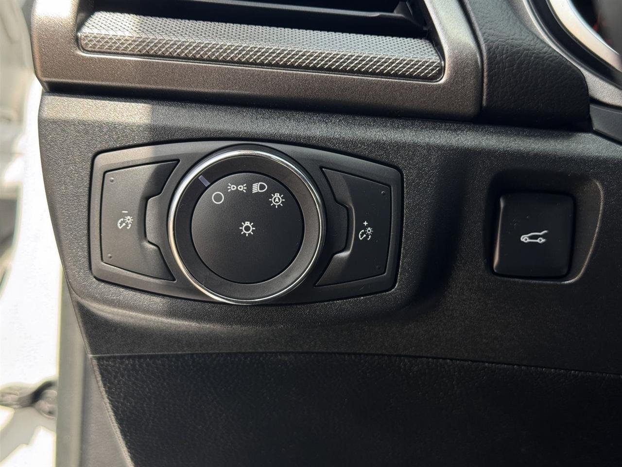 Ford Fusion SE FWD 2019