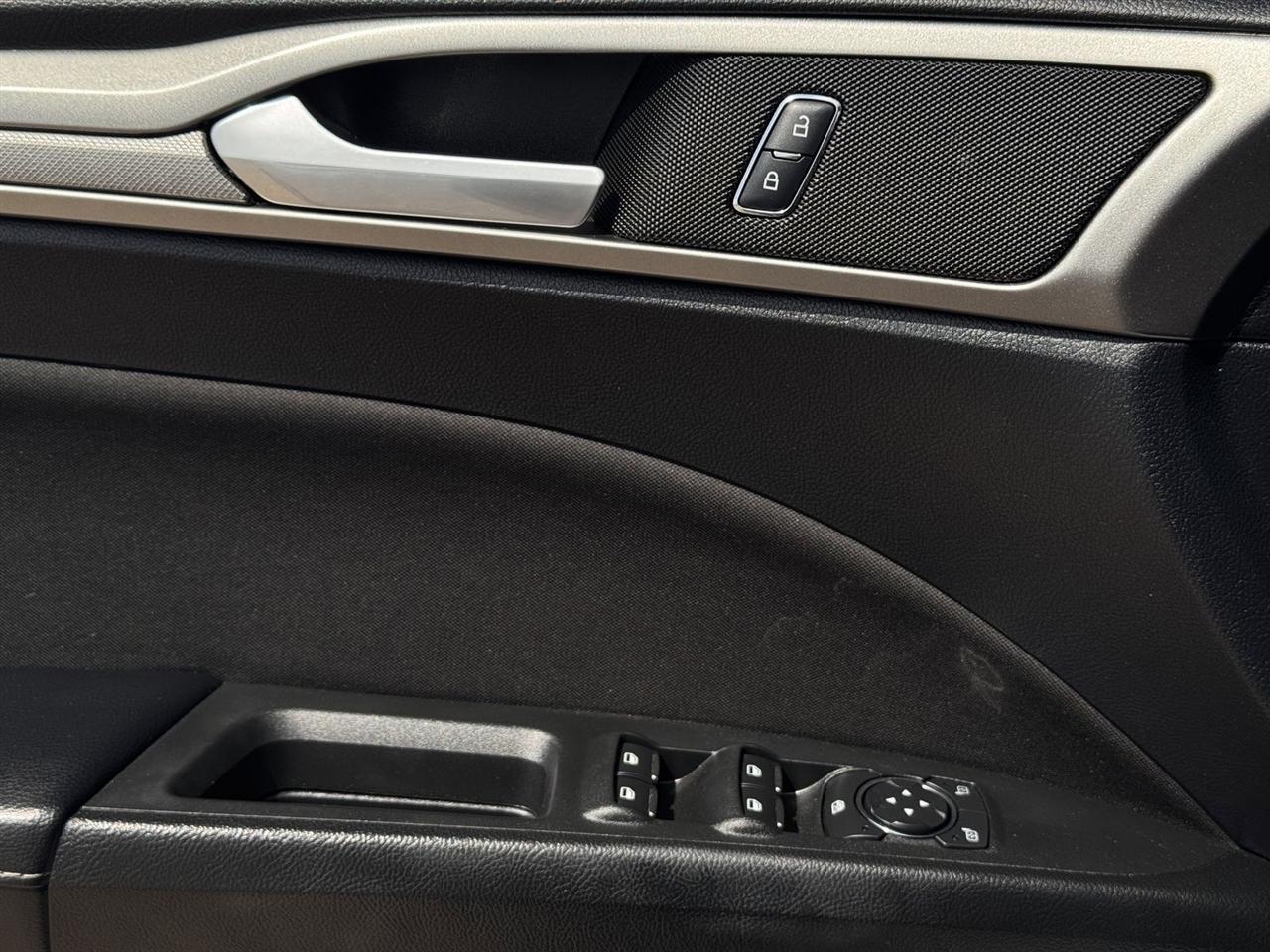 Ford Fusion SE FWD 2019