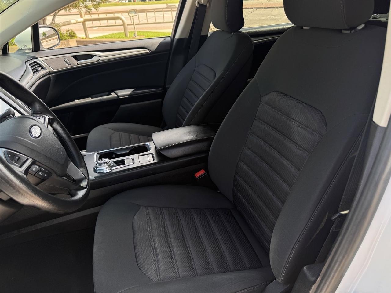 Ford Fusion SE FWD 2019