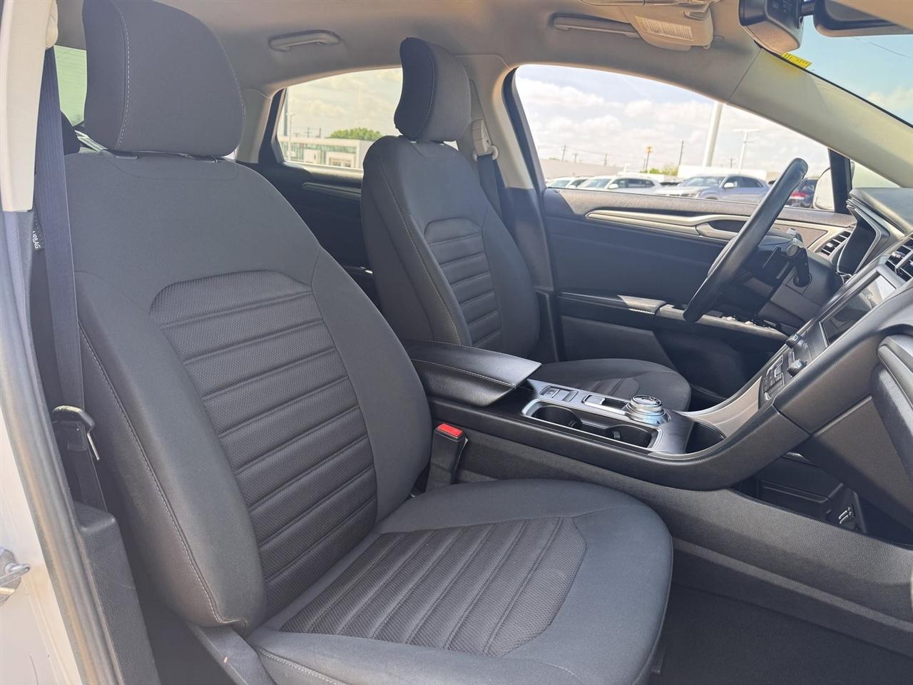 Ford Fusion SE FWD 2019