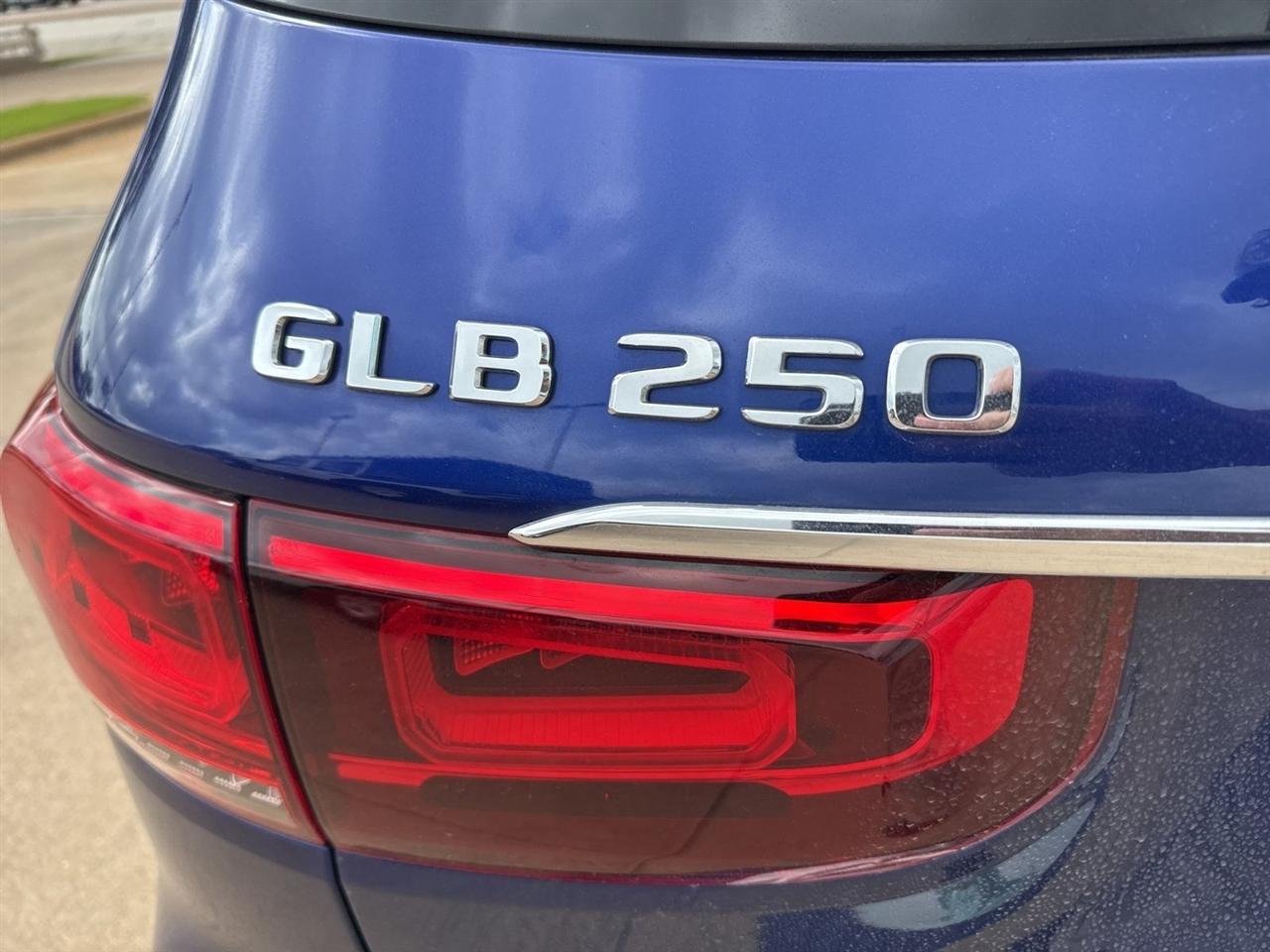 Mercedes-Benz GLB GLB 250 SUV 2021