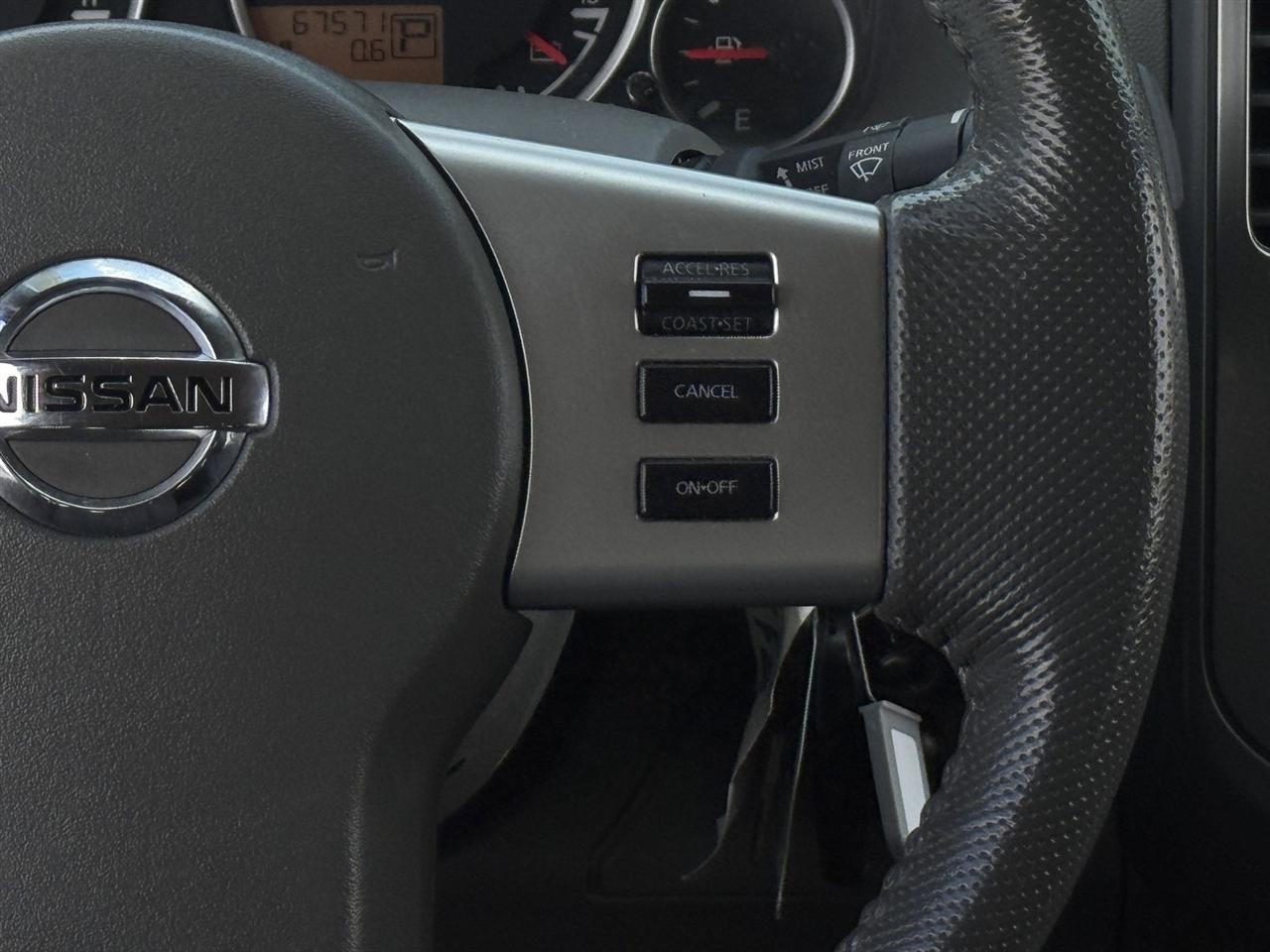 Nissan Frontier 2WD Crew Cab SWB Auto SL *Ltd Avail* 2016