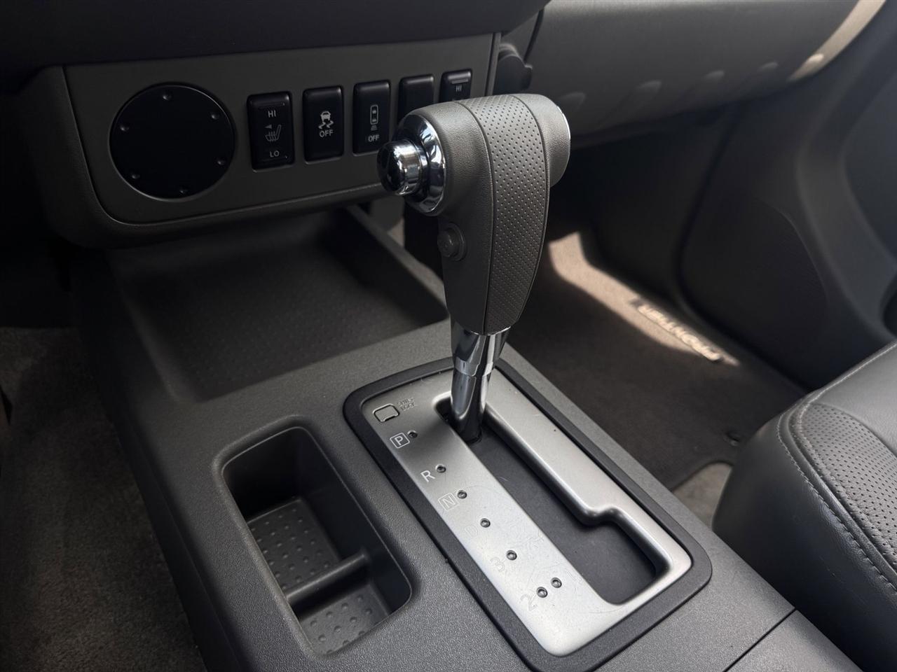 Nissan Frontier 2WD Crew Cab SWB Auto SL *Ltd Avail* 2016