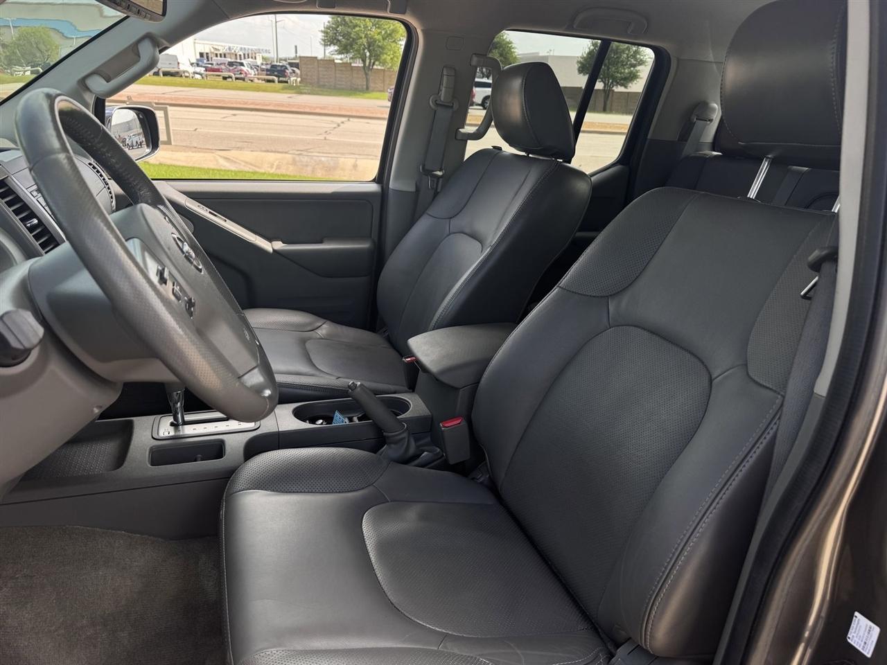 Nissan Frontier 2WD Crew Cab SWB Auto SL *Ltd Avail* 2016