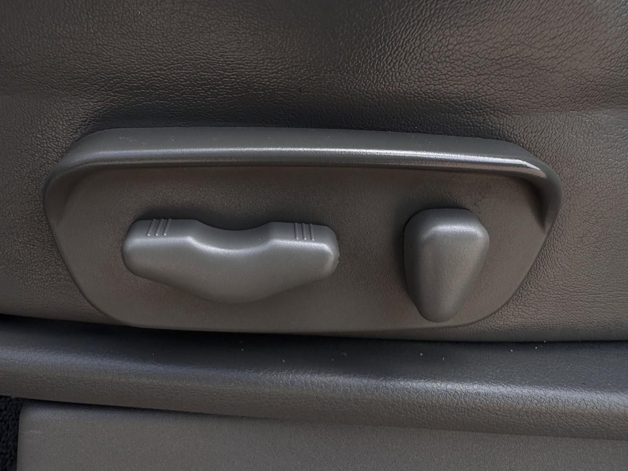 Nissan Frontier 2WD Crew Cab SWB Auto SL *Ltd Avail* 2016