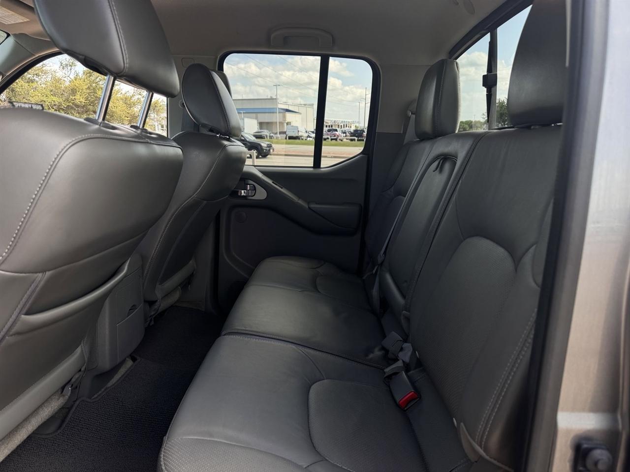 Nissan Frontier 2WD Crew Cab SWB Auto SL *Ltd Avail* 2016