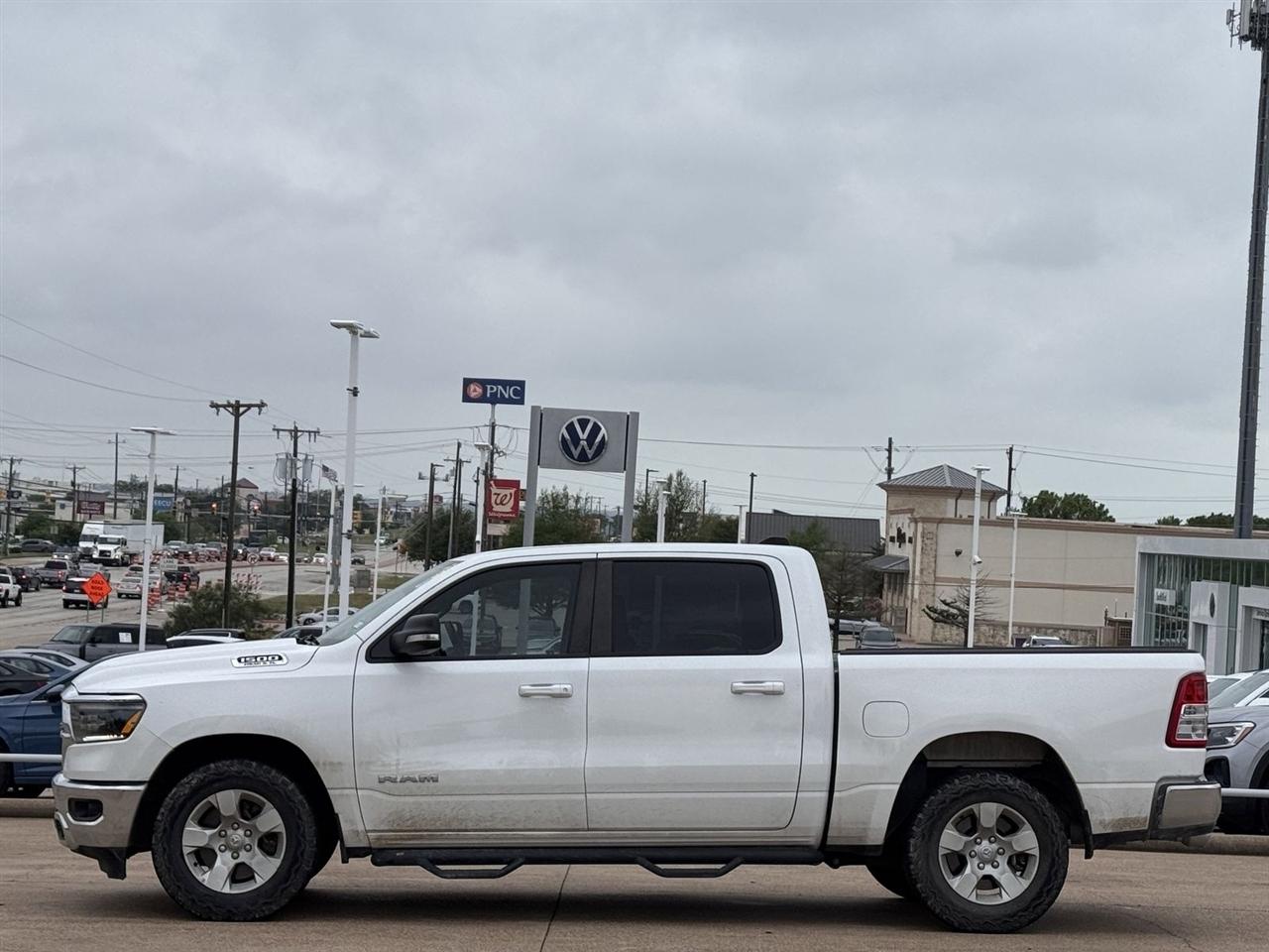 RAM 1500 Lone Star 4x2 Crew Cab 5'7" Box 2022