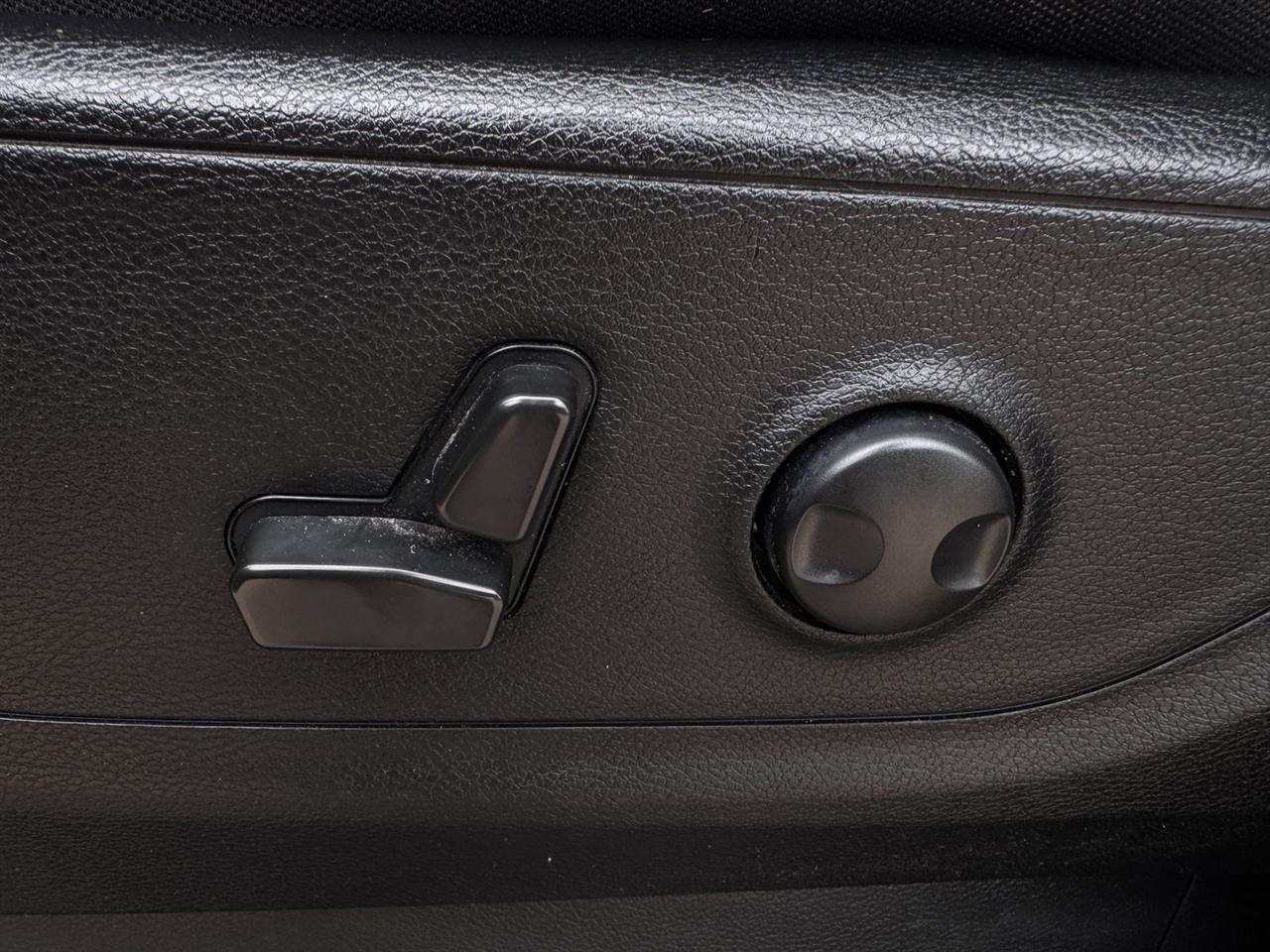 RAM 1500 Lone Star 4x2 Crew Cab 5'7" Box 2022