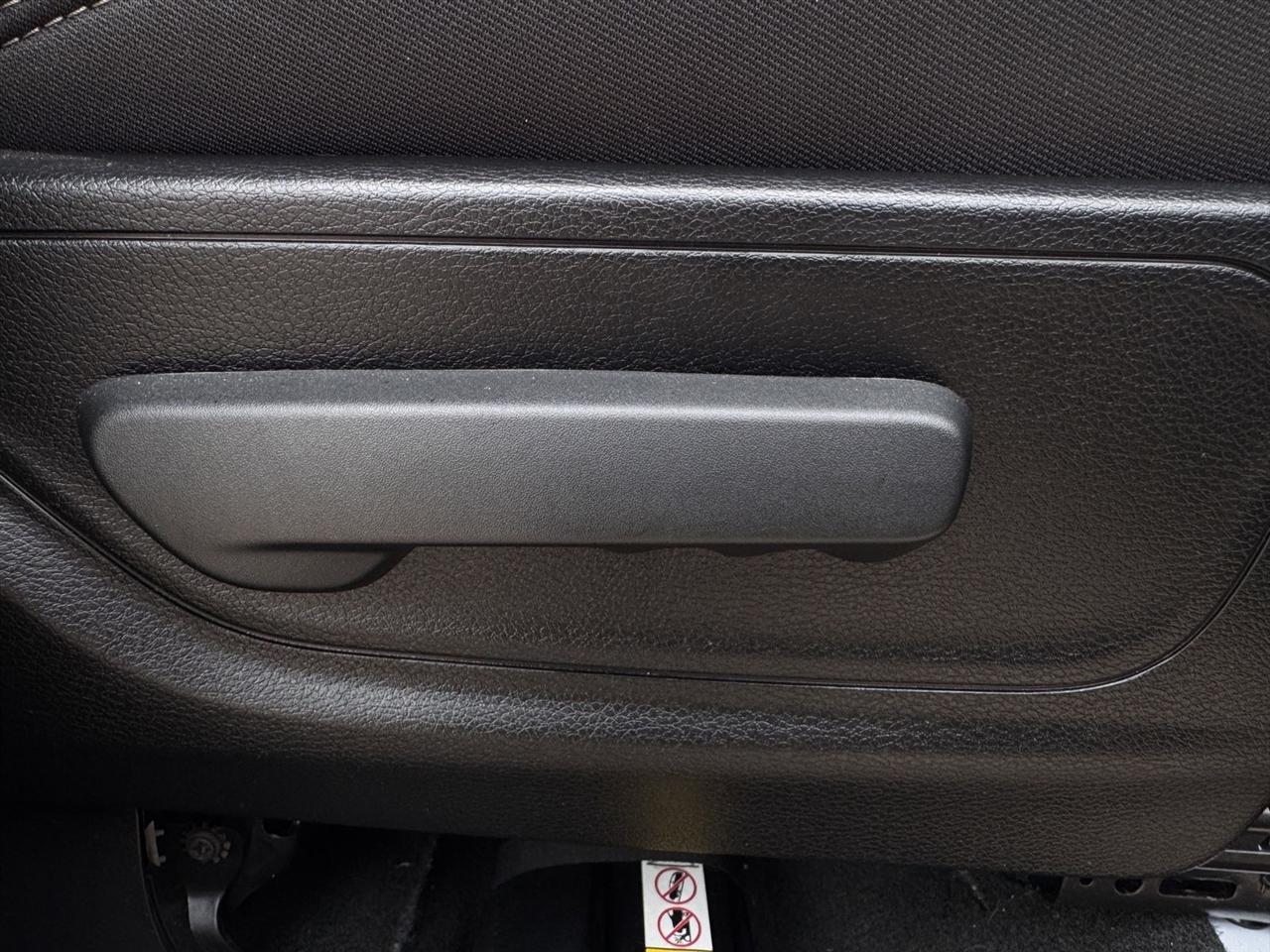 RAM 1500 Lone Star 4x2 Crew Cab 5'7" Box 2022