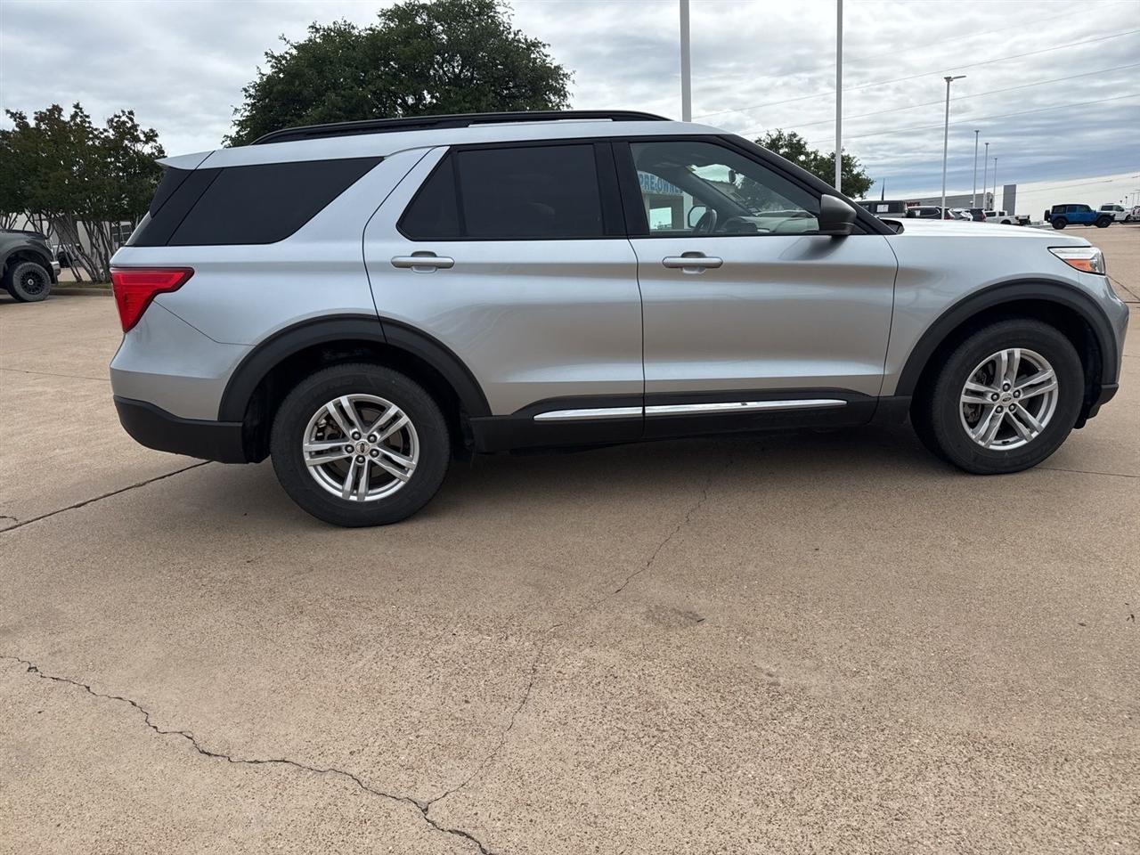 Ford Explorer XLT 4WD 2020