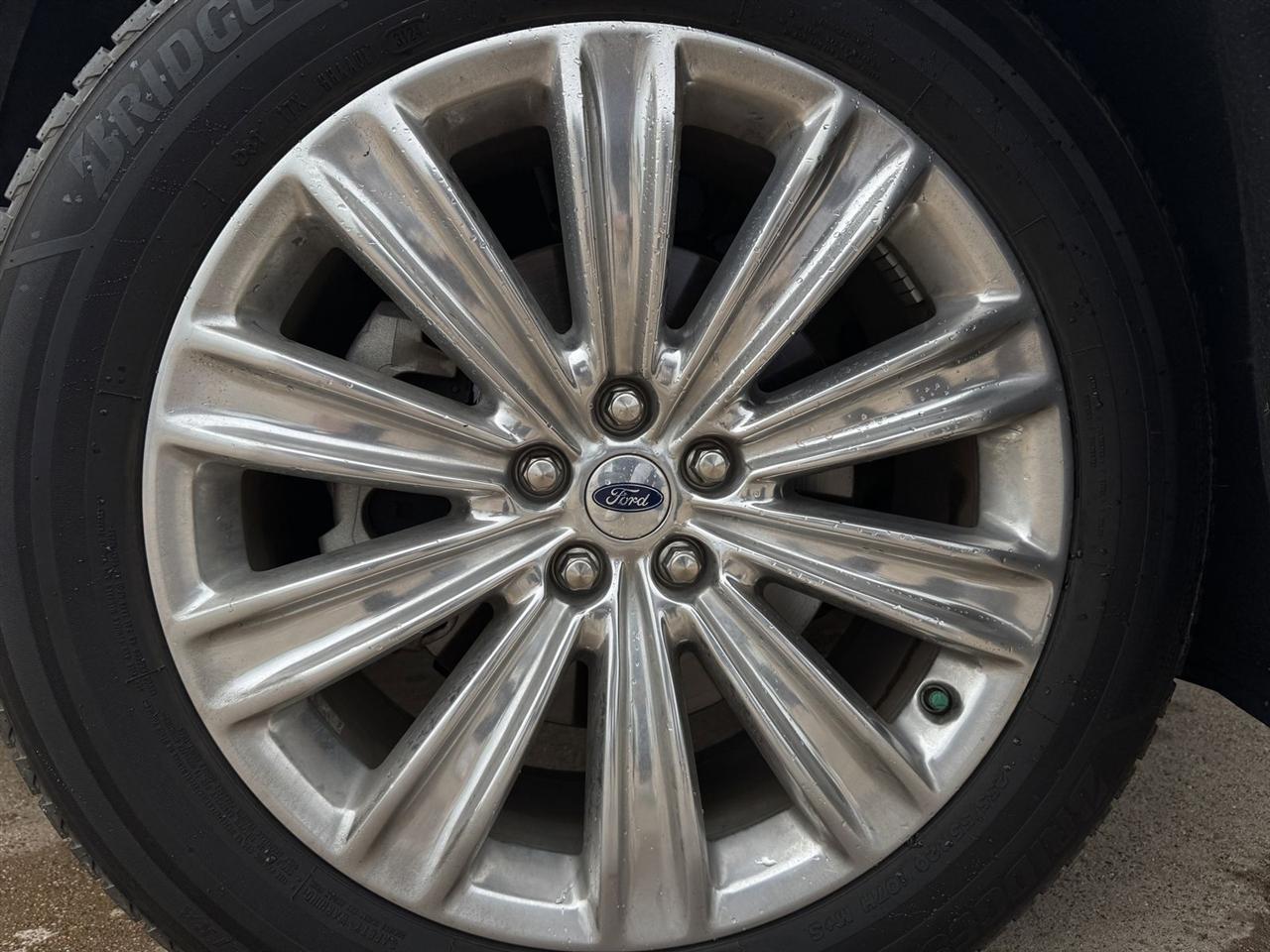 Ford Explorer Limited RWD 2022