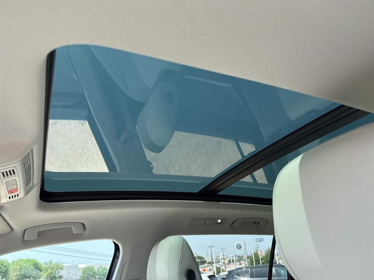 Volkswagen Tiguan 2.0T Wolfsburg Edition FWD 2024