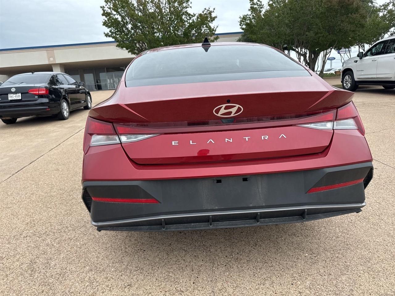 Hyundai Elantra SE IVT 2025