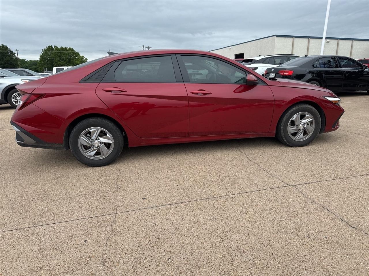 Hyundai Elantra SE IVT 2025