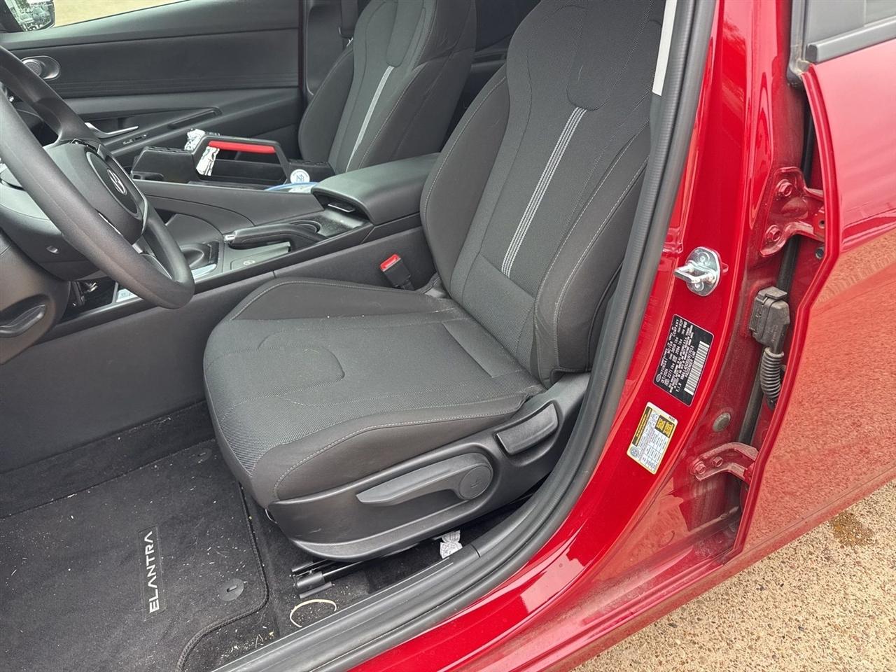 Hyundai Elantra SE IVT 2025