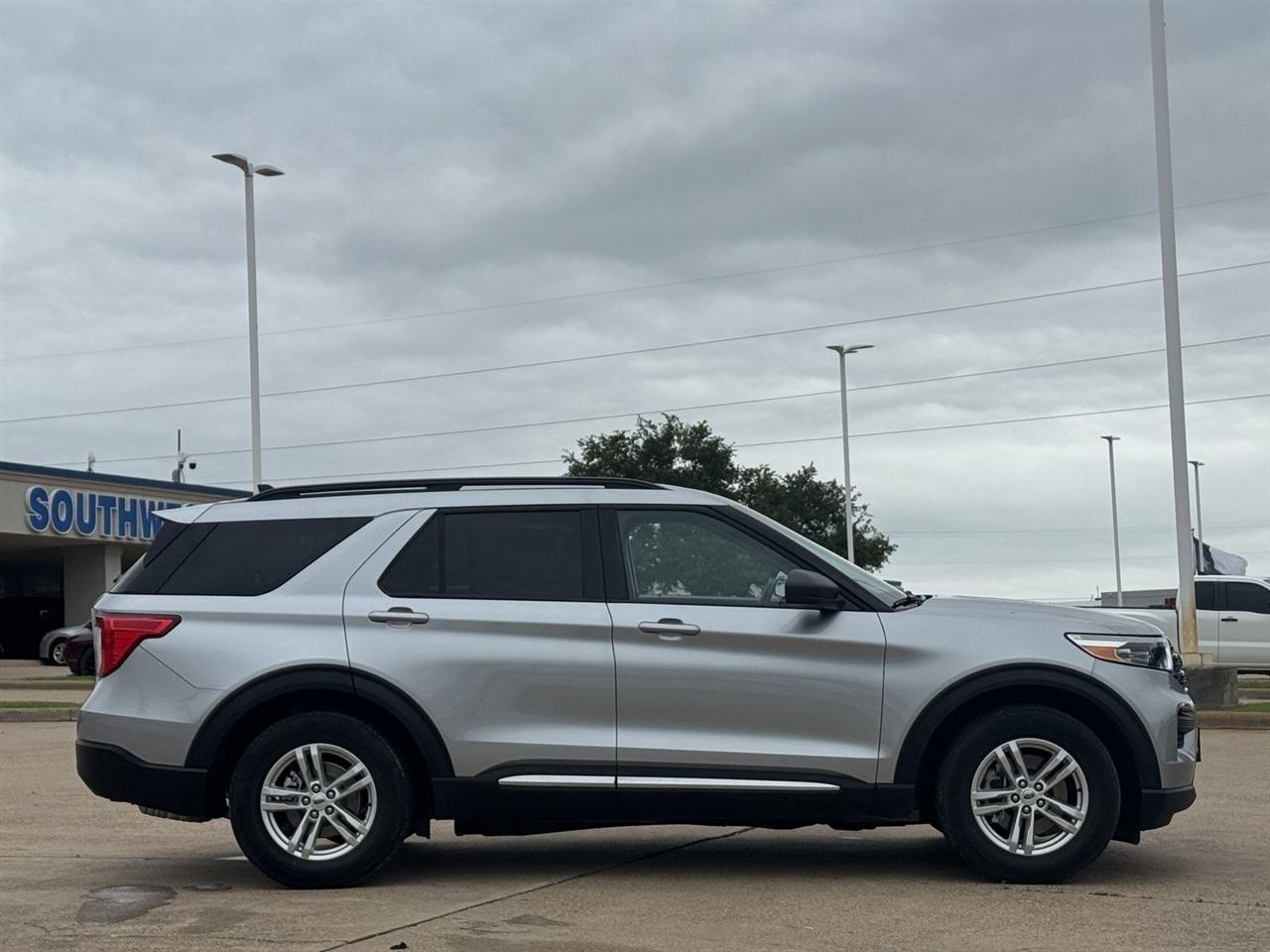 Ford Explorer XLT RWD 2023