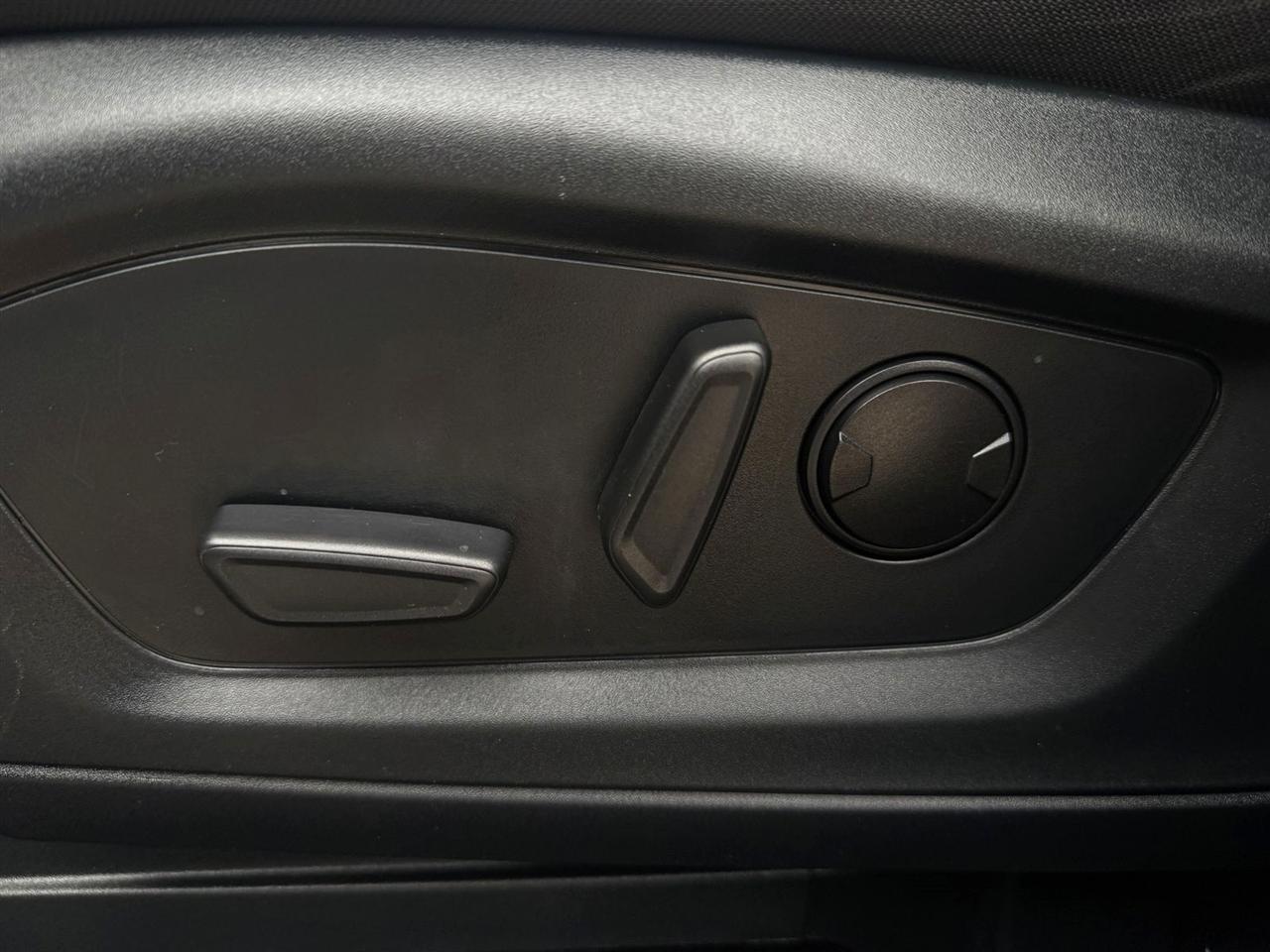 Ford Explorer XLT RWD 2023