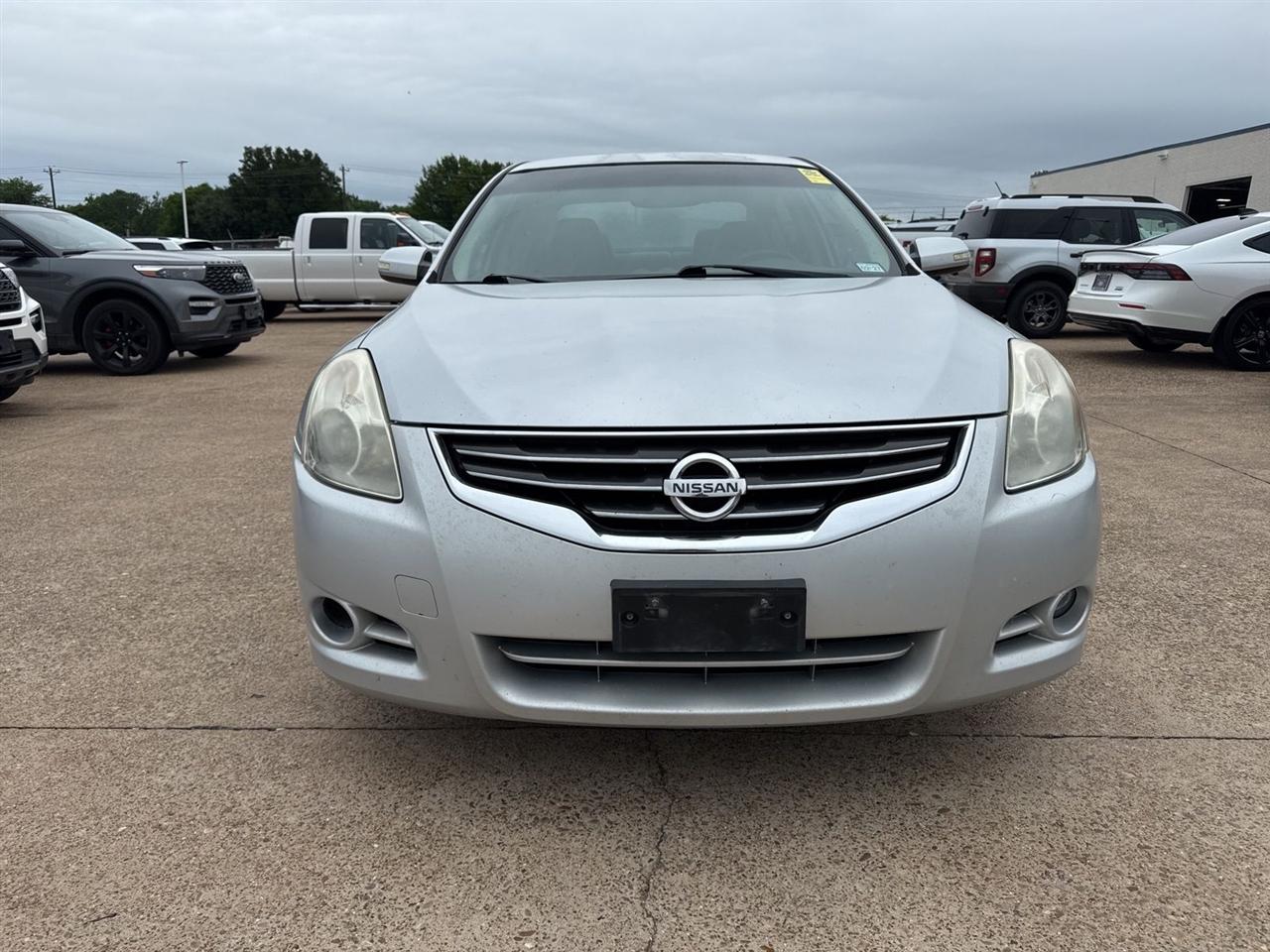 Nissan Altima 4dr Sdn V6 CVT 3.5 SR 2012