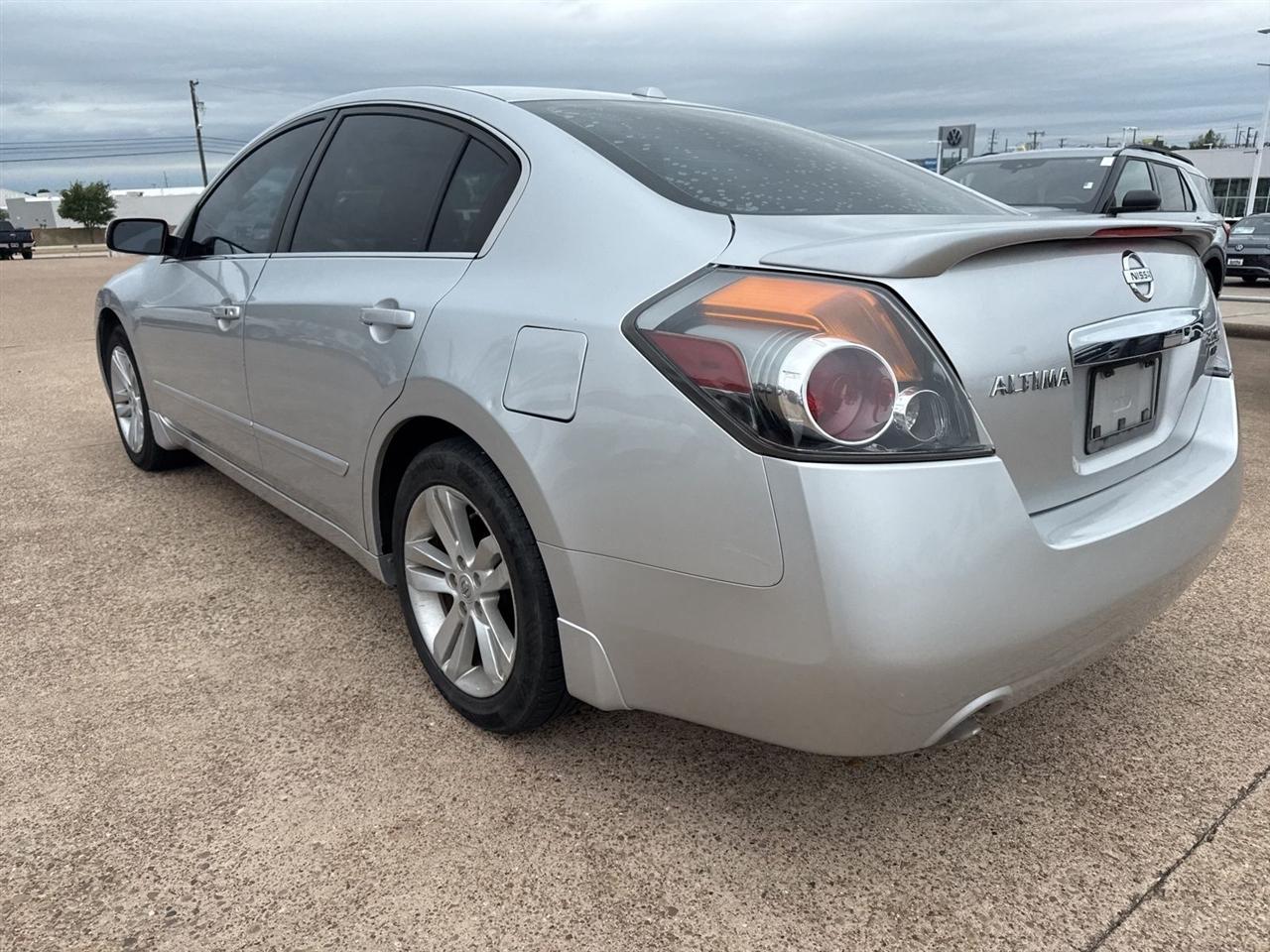 Nissan Altima 4dr Sdn V6 CVT 3.5 SR 2012