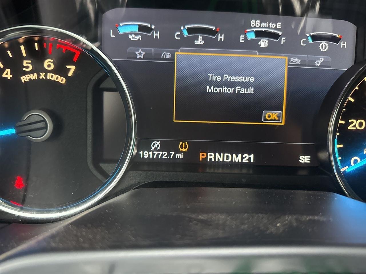 Ford F-150 2WD SuperCrew 157" Lariat 2015
