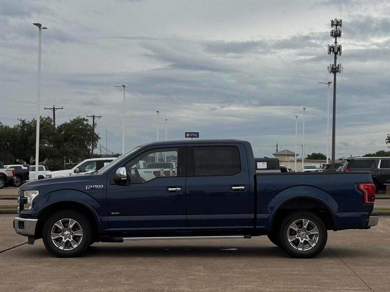 Ford F-150 2WD SuperCrew 157" Lariat 2015