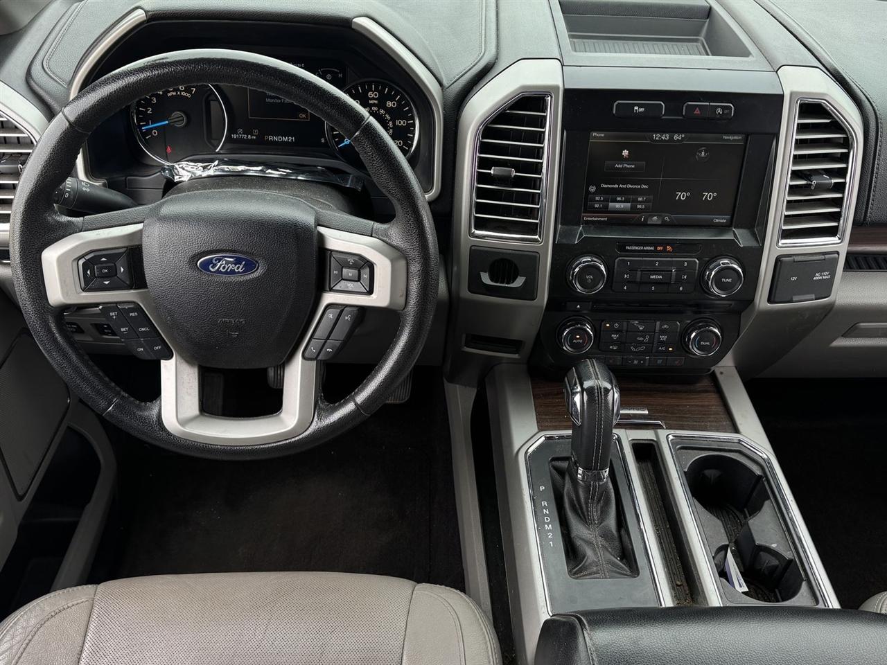 Ford F-150 2WD SuperCrew 157" Lariat 2015