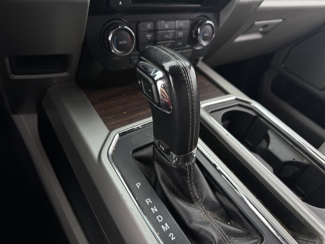 Ford F-150 2WD SuperCrew 157" Lariat 2015