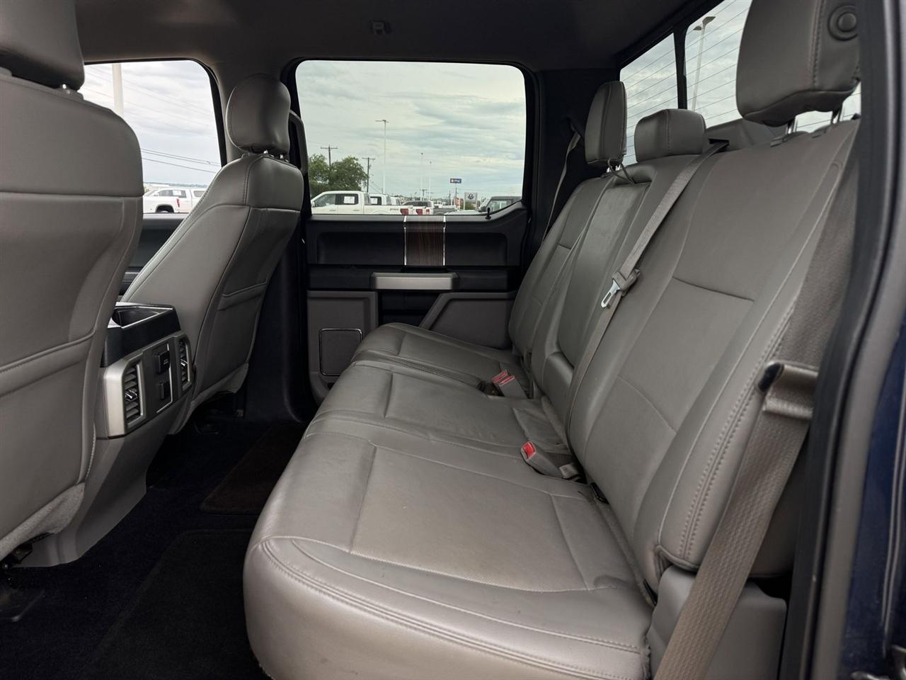 Ford F-150 2WD SuperCrew 157" Lariat 2015
